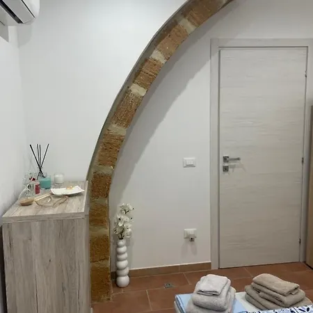 Nyaraló L'arco Di Athena Szirakúza